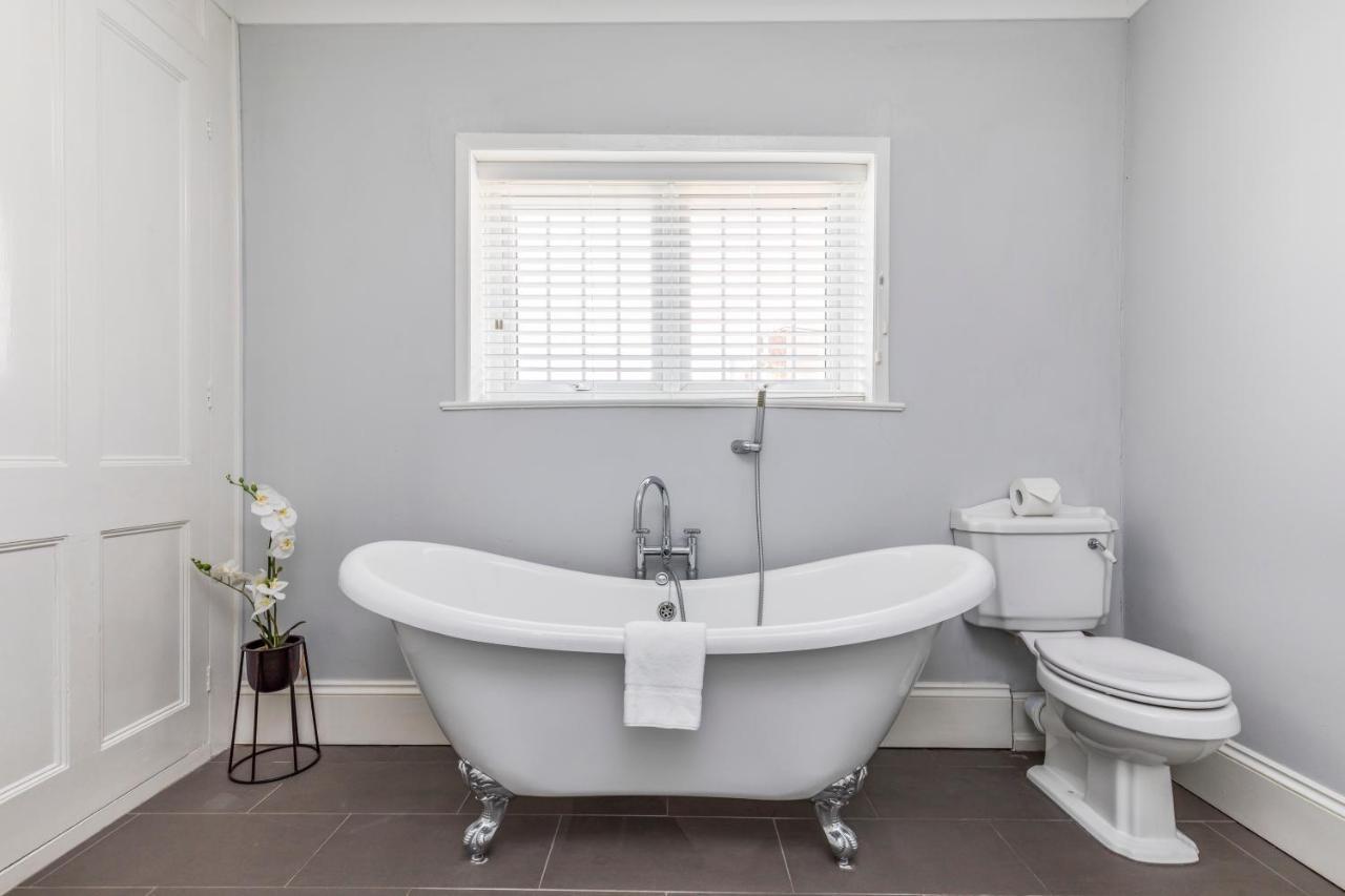 Deluxe Studios With Spa Included Portsmouth Exteriér fotografie